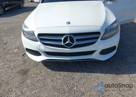2016 Mercedes-Benz C 300 из США, поврежденный, VIN 55SWF4JB3GU124256